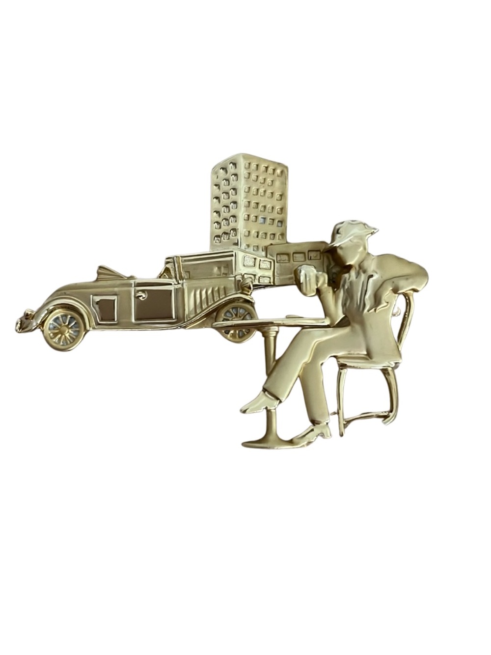 🚗 Vintage Gold Tone Art Deco Gentleman Car Café Scene Brooch